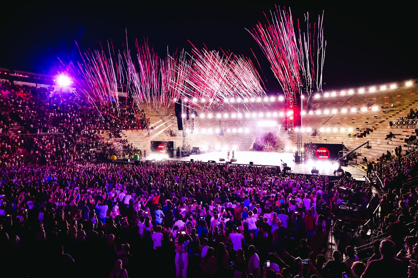 Arena di Verona da record: oltre 46 milioni di visualizzazioni per Power Hits Estate e Future Hits Live Arena di Verona da record: oltre 46 milioni di visualizzazioni per Power Hits Estate e Future Hits Live