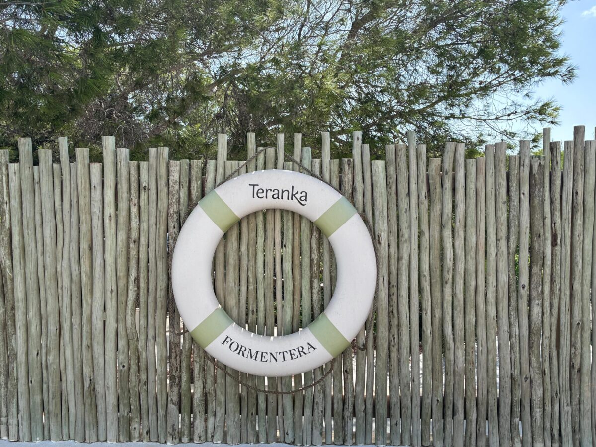 A Formentera il lusso più estremo è non disturbare (e non essere disturbati) A Formentera il lusso più estremo è non disturbare (e non essere disturbati)
