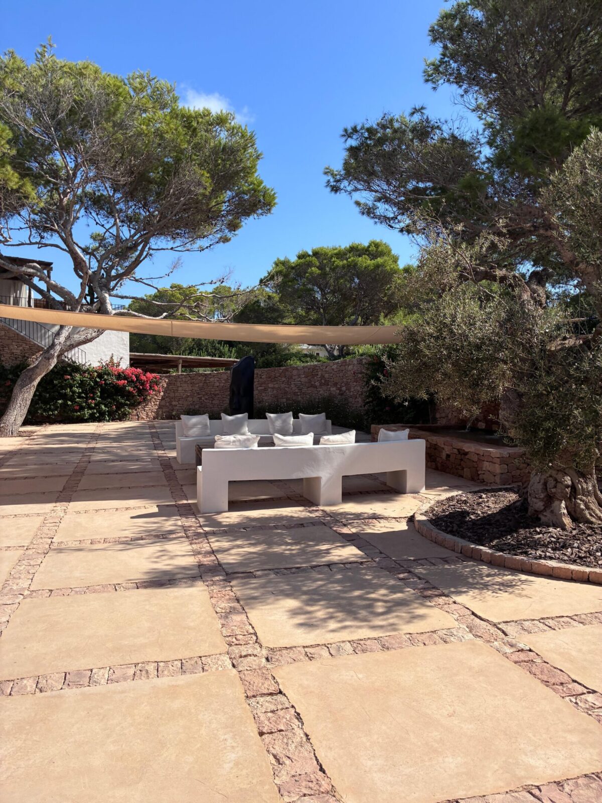 A Formentera il lusso più estremo è non disturbare (e non essere disturbati) A Formentera il lusso più estremo è non disturbare (e non essere disturbati)