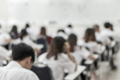 Test Professioni sanitarie 2026, boom di candidati: sono 75.500, Fisioterapia la più contesa