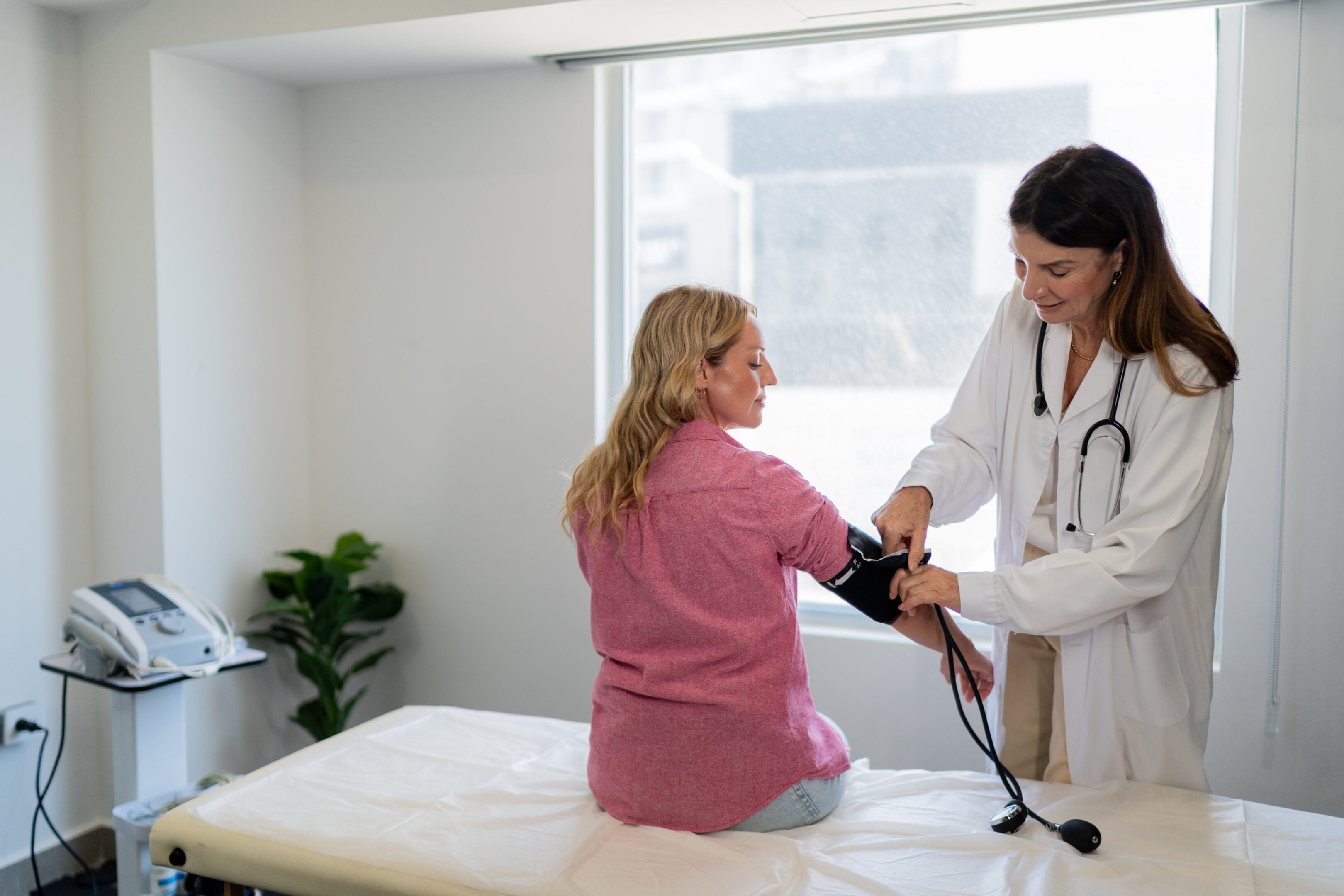 Visite mediche, quando e come puoi pagare solo il ticket anche dal privato Visite mediche, quando e come puoi pagare solo il ticket anche dal privato