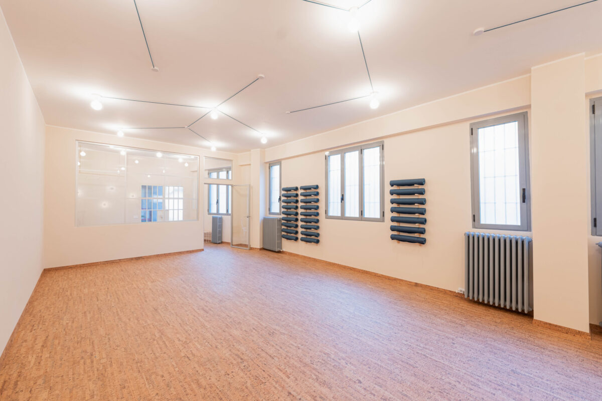 A Milano apre il tempio dello yoga sartoriale: ecco la rivoluzione di Casa Cosmica A Milano apre il tempio dello yoga sartoriale: ecco la rivoluzione di Casa Cosmica