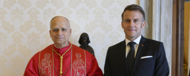Le ripicche di Macron a papa Leone XIV