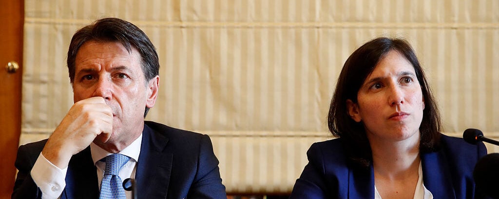 Schlein sfida Conte: comando io. Lui la ribalta: facciamo le primarie Schlein sfida Conte: comando io. Lui la ribalta: facciamo le primarie