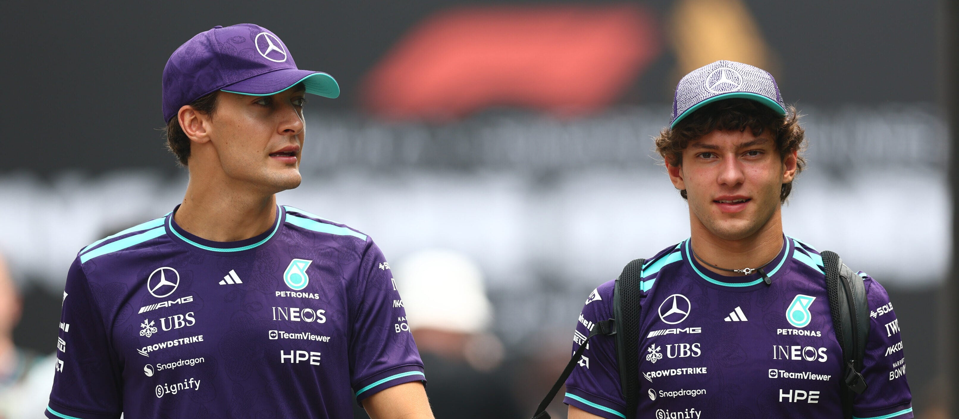 Kimi cerca l’allungo, Russell penalizzato Leclerc: “Singapore la mia preferita” Kimi cerca l’allungo, Russell penalizzato Leclerc: “Singapore la mia preferita”
