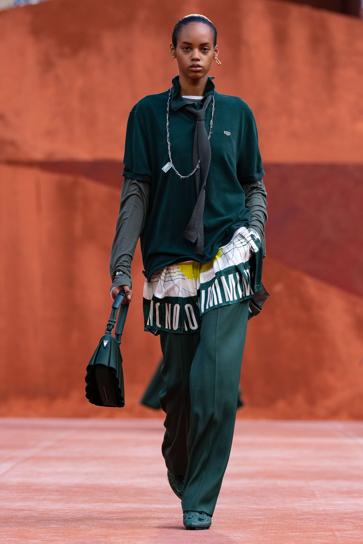 Fine della Fashion Month: tra sfilate, crisi e intelligenza artificiale Fine della Fashion Month: tra sfilate, crisi e intelligenza artificiale
