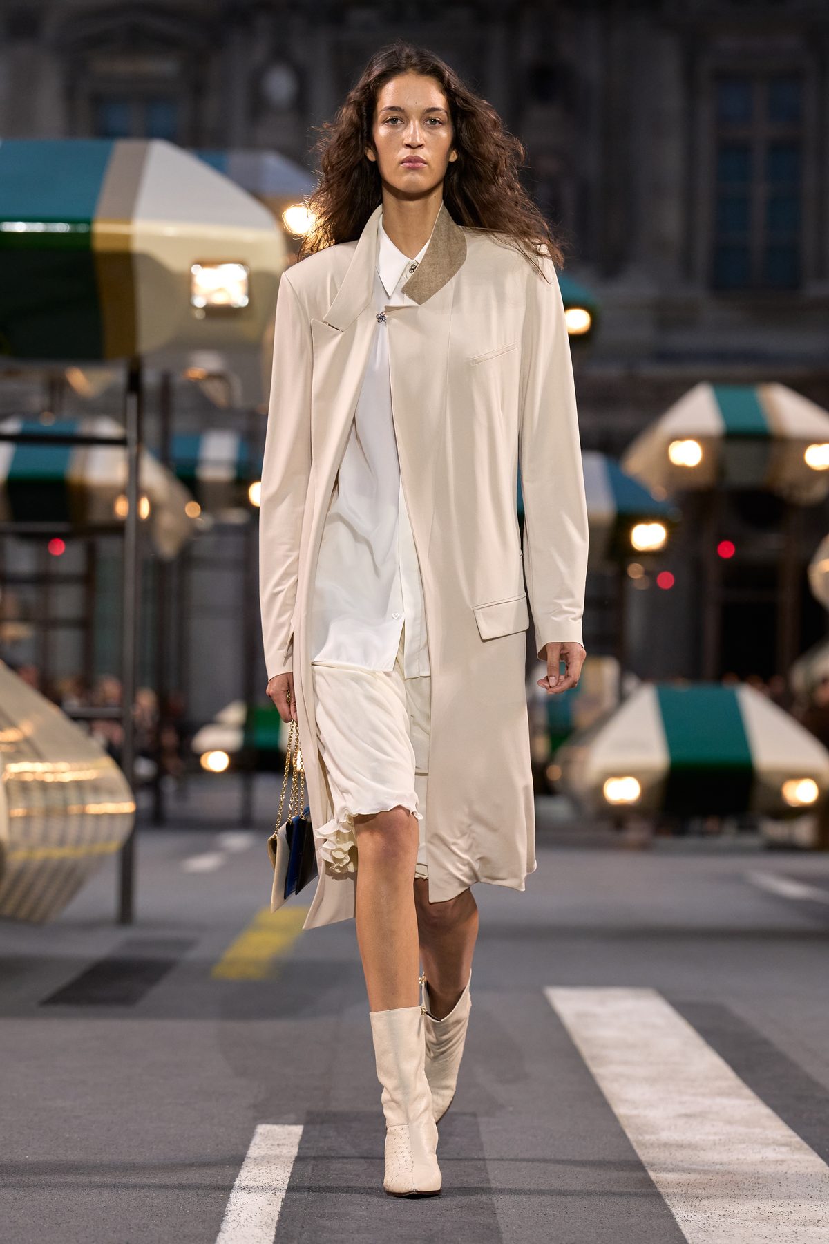 Fine della Fashion Month: tra sfilate, crisi e intelligenza artificiale Fine della Fashion Month: tra sfilate, crisi e intelligenza artificiale
