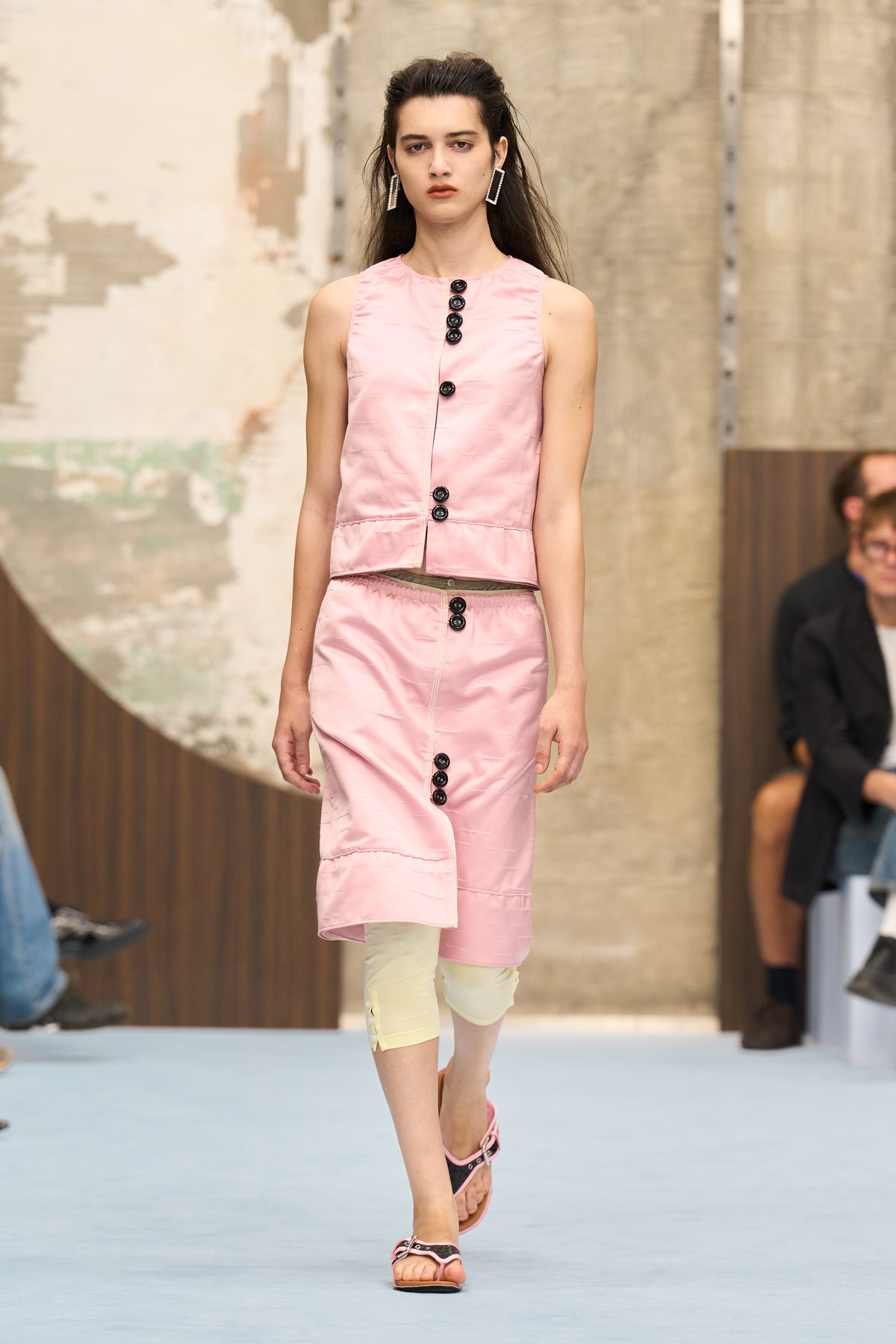 Fine della Fashion Month: tra sfilate, crisi e intelligenza artificiale Fine della Fashion Month: tra sfilate, crisi e intelligenza artificiale