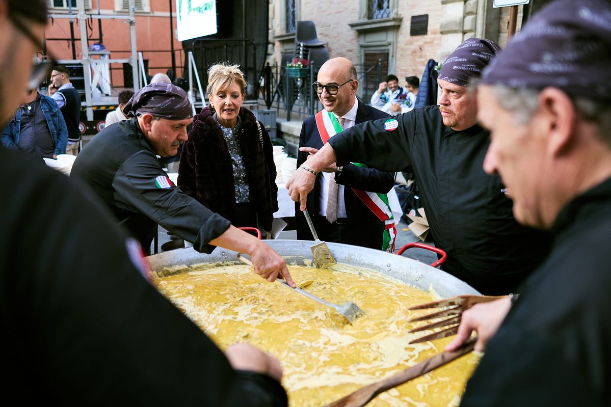 Tartufo Bianco Pregiato: a Sant’Angelo in Vado, nelle Marche, 63 anni di cerca, cultura e tradizioni in Mostra Tartufo Bianco Pregiato: a Sant’Angelo in Vado, nelle Marche, 63 anni di cerca, cultura e tradizioni in Mostra