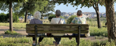 Pensioni 2027: età più alta e assegni più bassi, quanto si perde