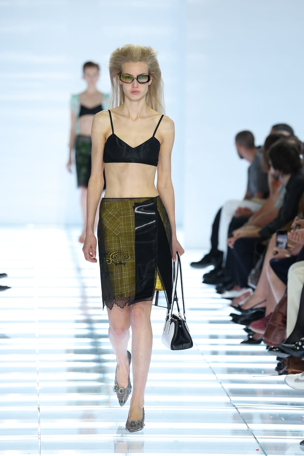 Fine della Fashion Month: tra sfilate, crisi e intelligenza artificiale Fine della Fashion Month: tra sfilate, crisi e intelligenza artificiale