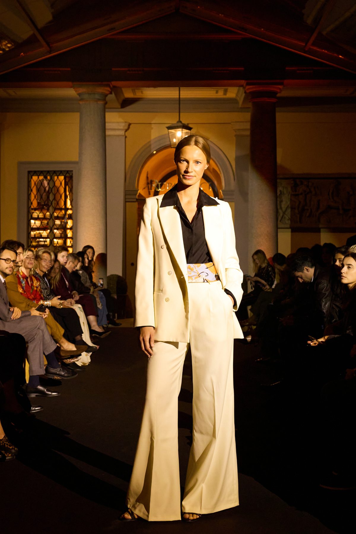 Rubinacci lancia il womenswear: la giacca napoletana sposa il lusso femminile Rubinacci lancia il womenswear: la giacca napoletana sposa il lusso femminile