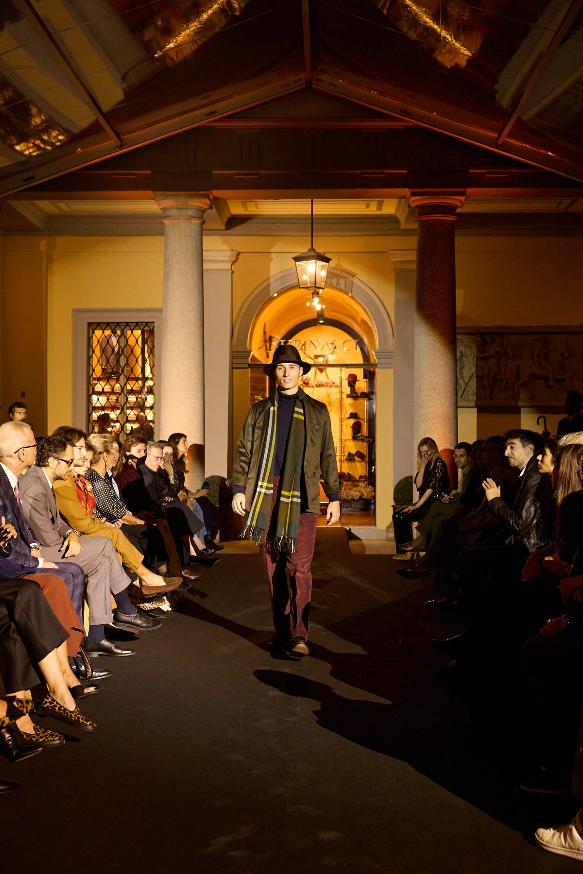 Rubinacci lancia il womenswear: la giacca napoletana sposa il lusso femminile Rubinacci lancia il womenswear: la giacca napoletana sposa il lusso femminile
