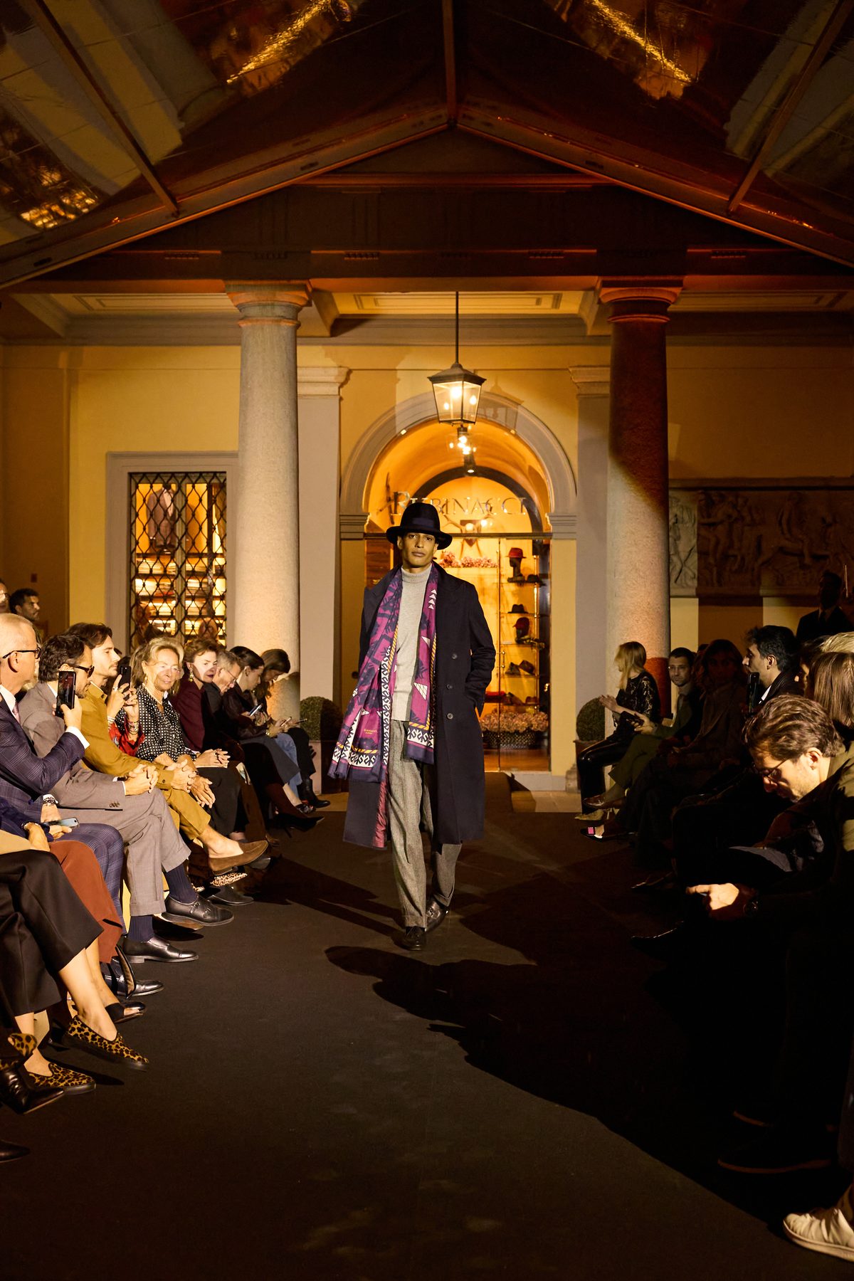 Rubinacci lancia il womenswear: la giacca napoletana sposa il lusso femminile Rubinacci lancia il womenswear: la giacca napoletana sposa il lusso femminile