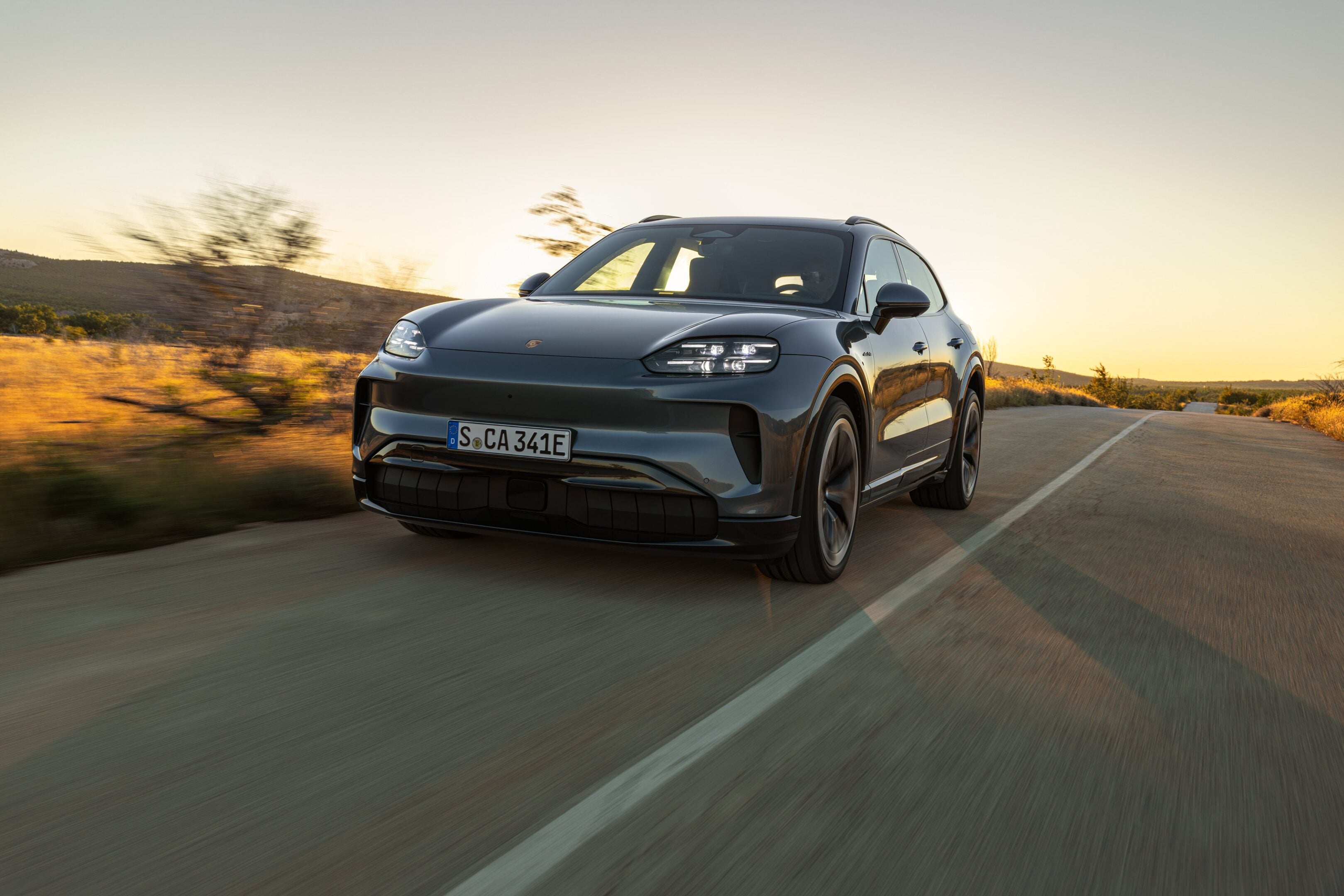 Porsche Cayenne Electric, sportività a zero emissioni Porsche Cayenne Electric, sportività a zero emissioni