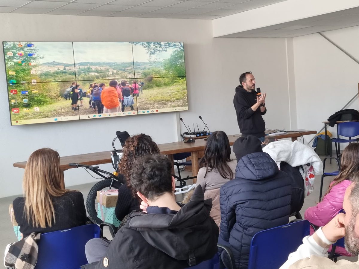 Simboli al posto delle parole. Ora i Cammini di San Francesco sono accessibili a tutti Simboli al posto delle parole. Ora i Cammini di San Francesco sono accessibili a tutti