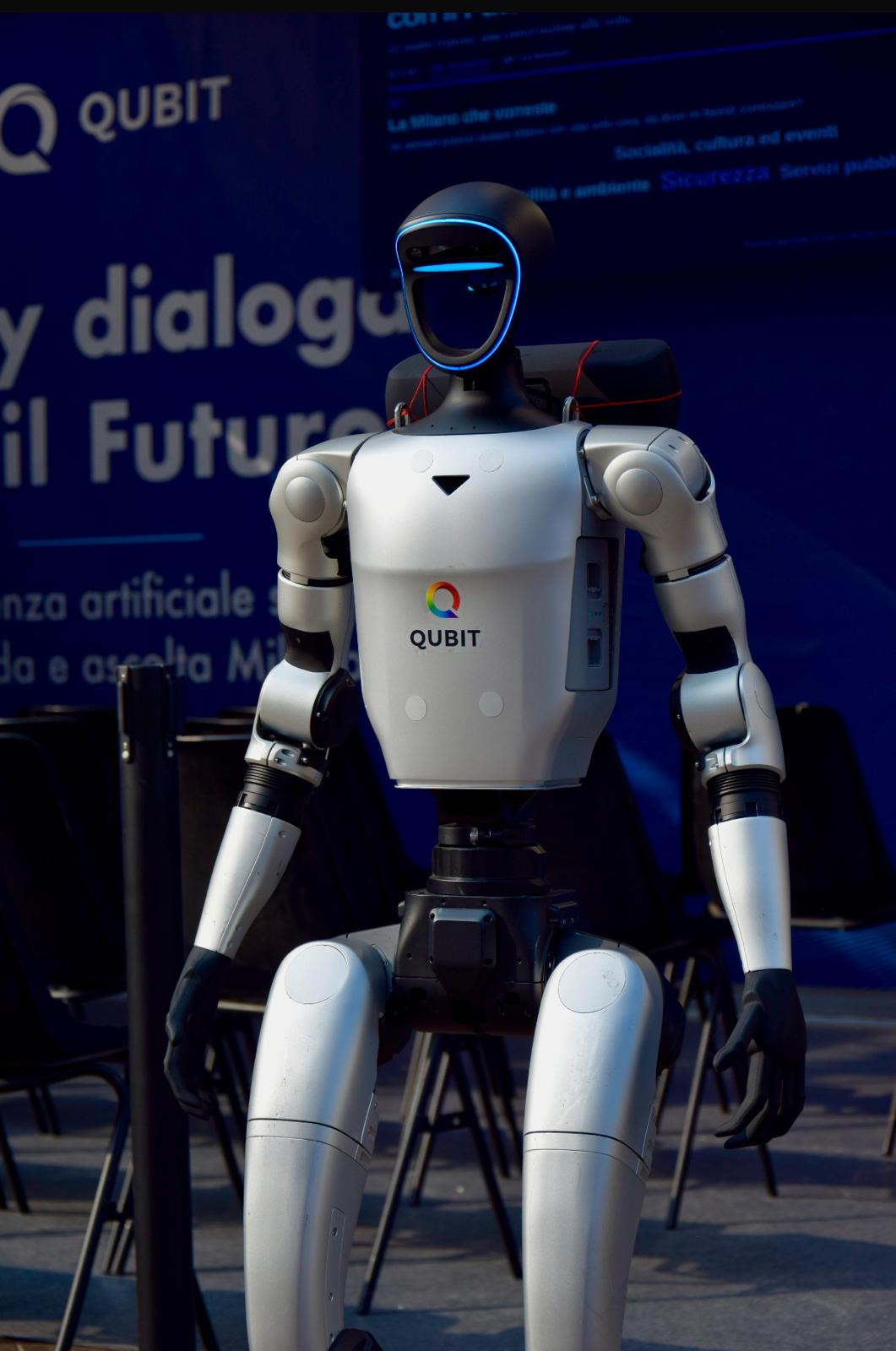 Un robot umanoide a San Babila interroga 250 milanesi: i risultati del test sull’intelligenza artificiale Un robot umanoide a San Babila interroga 250 milanesi: i risultati del test sull’intelligenza artificiale