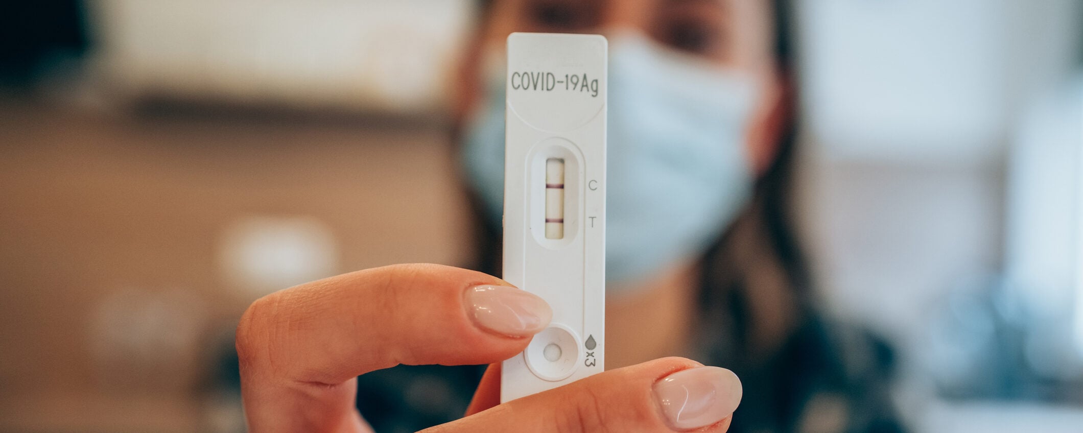 Covid, contagi in aumento in Italia: i sintomi delle nuove varianti XFG e Nimbus e cosa cambia con l’autunno Covid, contagi in aumento in Italia: i sintomi delle nuove varianti XFG e Nimbus e cosa cambia con l’autunno