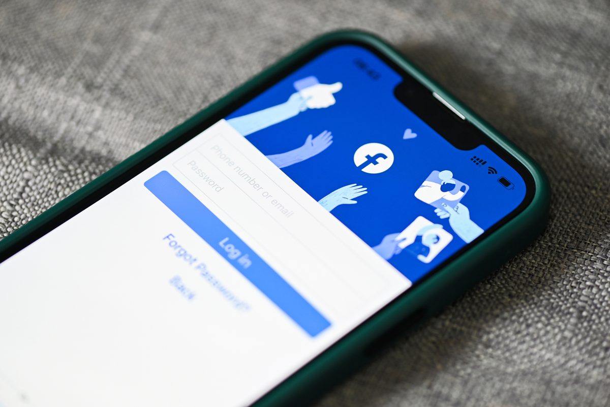 Suicidio e autolesionismo, Meta avviserà i genitori: cosa cambia su Facebook, Instagram e Messenger