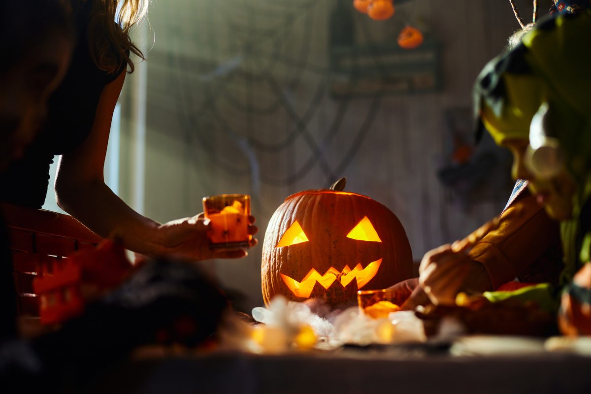 Zucche, teschi e riti dimenticati: perché Halloween è (anche) una festa italiana