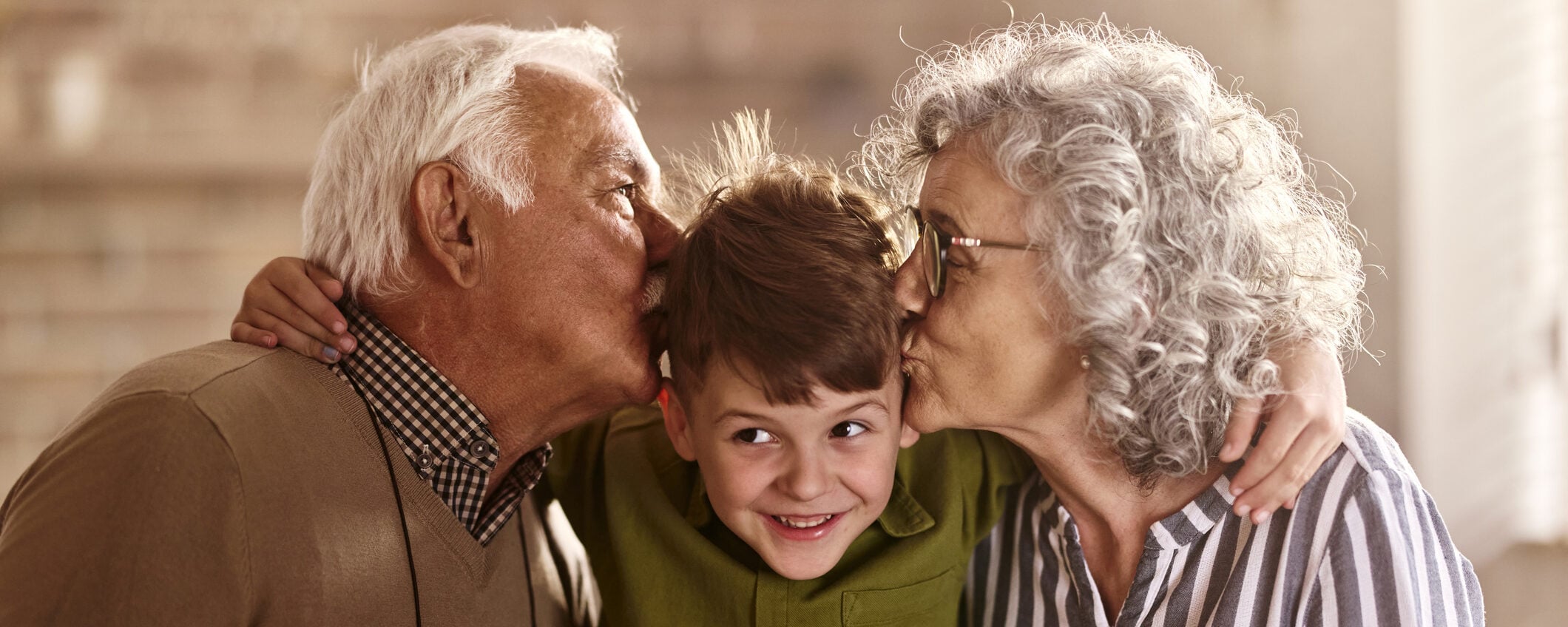Festa dei Nonni, da angeli custodi a TikTok: come sono cambiati e il regalo più prezioso che possiamo fare loro Festa dei Nonni, da angeli custodi a TikTok: come sono cambiati e il regalo più prezioso che possiamo fare loro