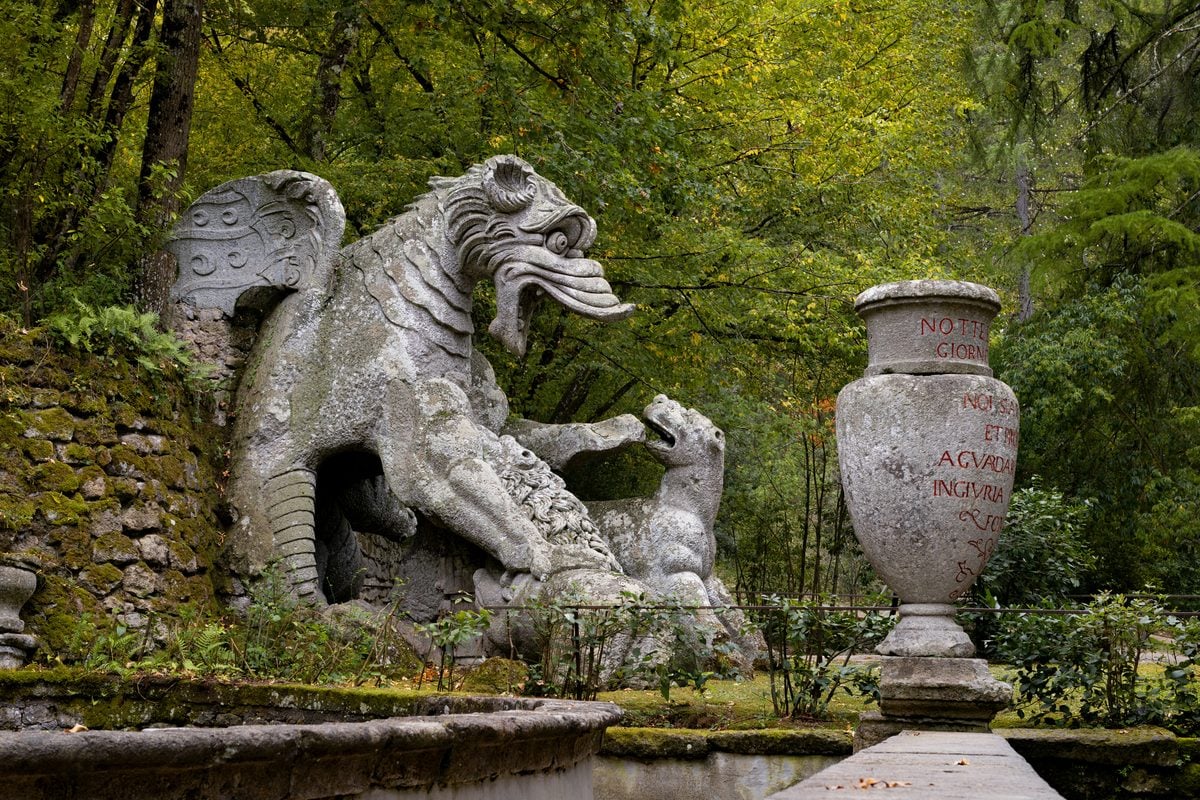 Halloween 2026, cinque luoghi da brividi in Italia tra streghe, mostri e catacombe